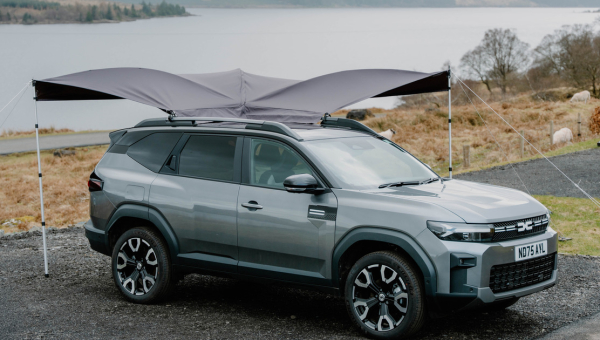 Nuit étoilée au Loch Doon en Dacia Bigster 4x4