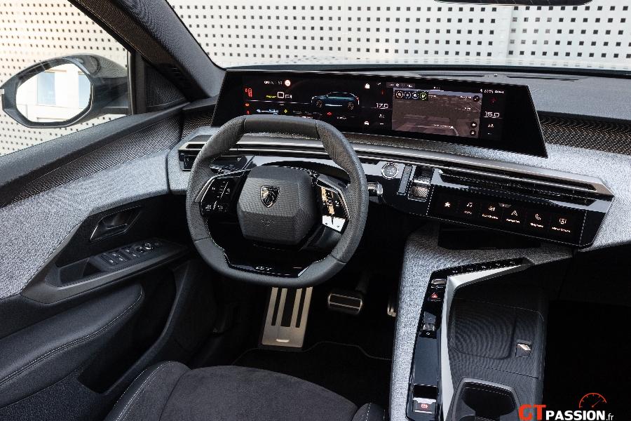 PEUGEOTE3008DUALMOTORTESTDRIVE2311TC1302