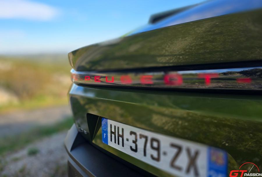 bandeau arriere peugeot 408