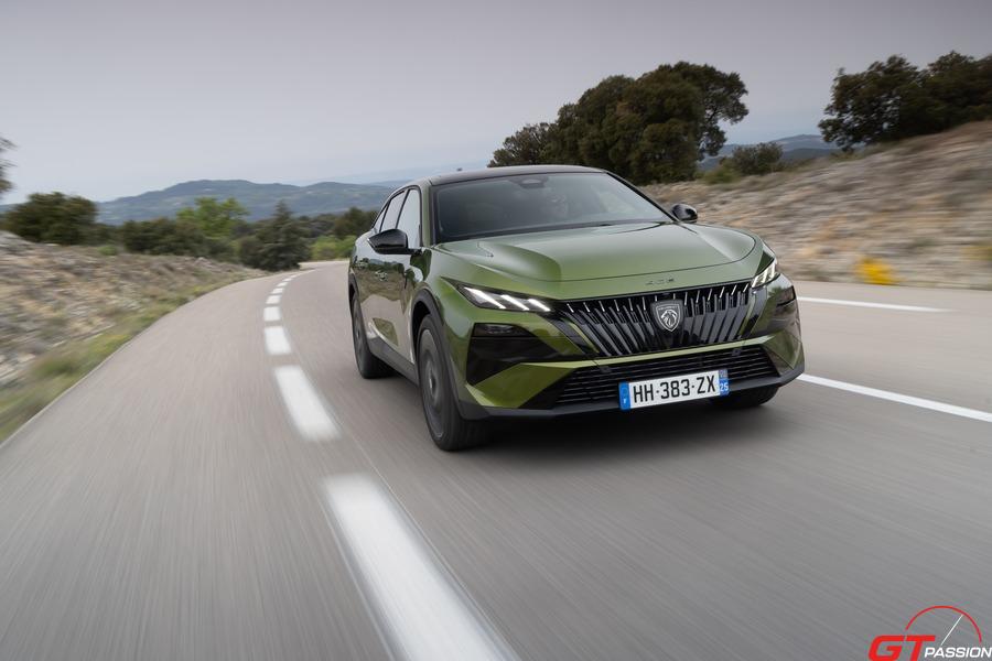 PEUGEOT408 face avant