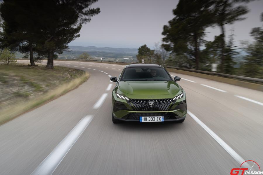 PEUGEOT408 face avant