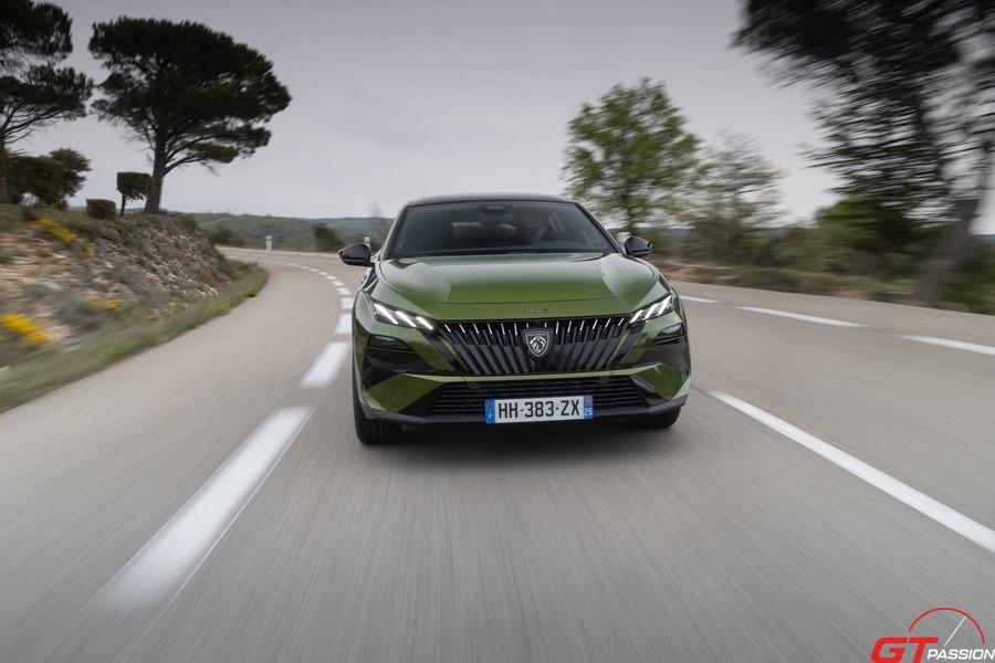 PEUGEOT408 face avant