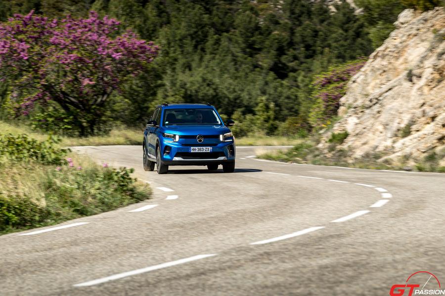 Citroen-e-C3-Urban-Range-Bright-Blue-adriencortesi-049900x600