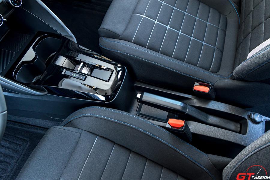 Citroen-e-C3-Urban-Range-Bright-Blue-adriencortesi-096900x600