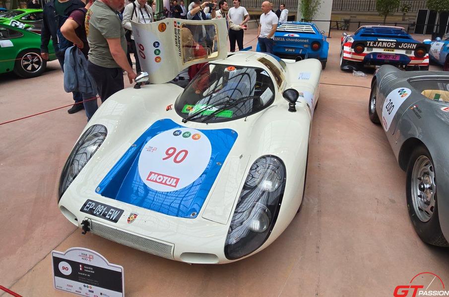 PORSCHE 907