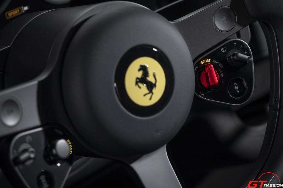 volant ferrari luce