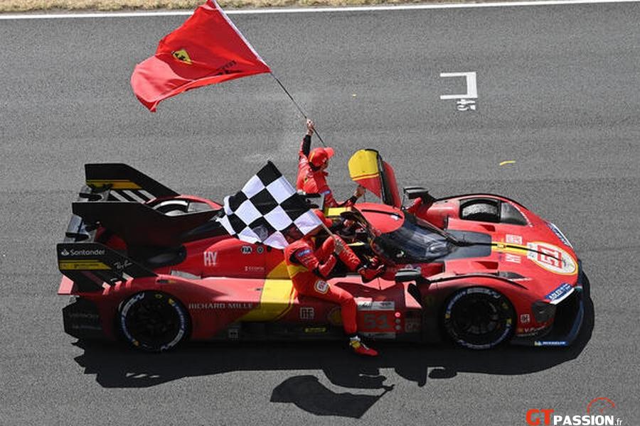 ferrari-drapeau